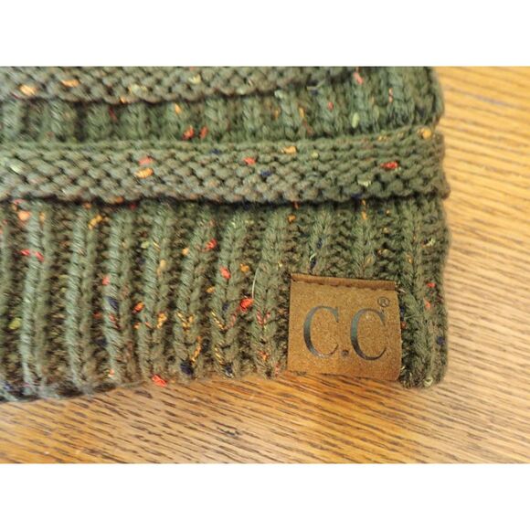 CC Exclusive Beanie Tail Ponytail Messy Bun Solid Ribbed Knit Beanie Hat Cap NWT - Picture 3 of 9